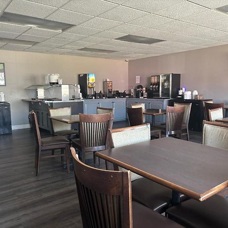 Angel Inn Near Imax, A Travelodge By Wyndham Branson Exterior foto
