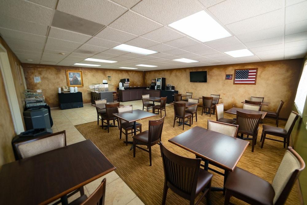 Angel Inn Near Imax, A Travelodge By Wyndham Branson Exterior foto
