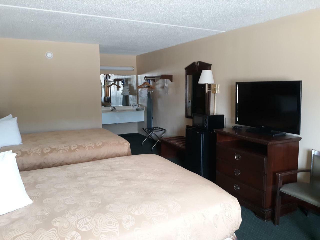 Angel Inn Near Imax, A Travelodge By Wyndham Branson Exterior foto