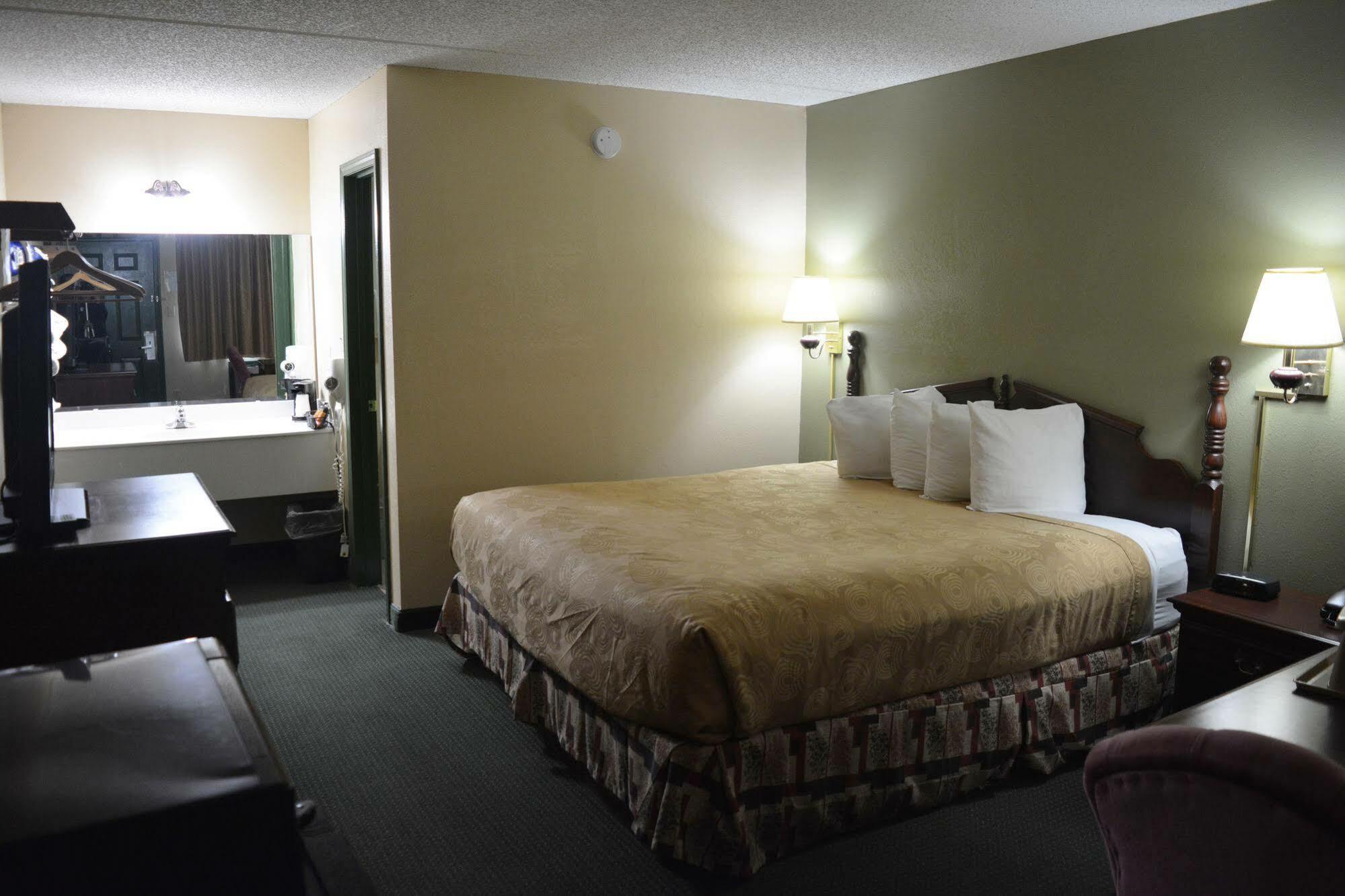 Angel Inn Near Imax, A Travelodge By Wyndham Branson Exterior foto