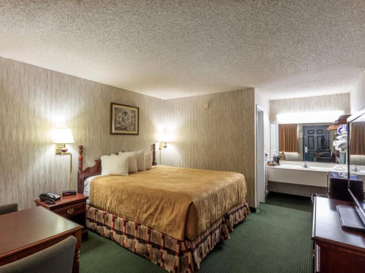 Angel Inn Near Imax, A Travelodge By Wyndham Branson Exterior foto